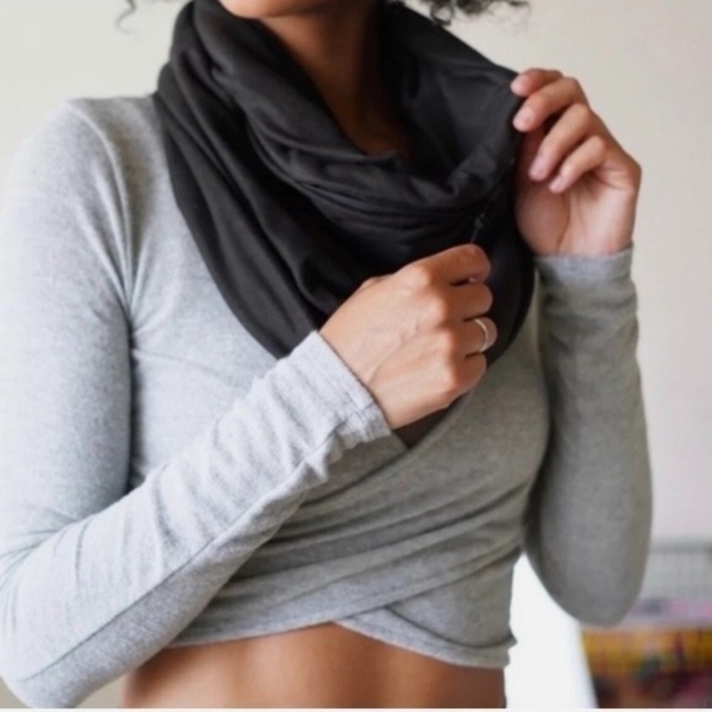 Beyond Yoga Pocket Infinity Scarf Black One Size Brand New